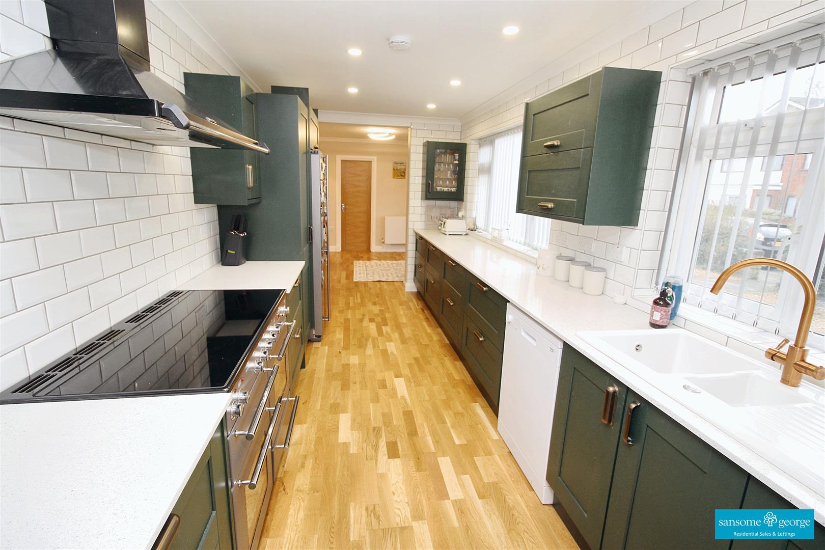 3 bed property in Longleat Drive, Tilehurst